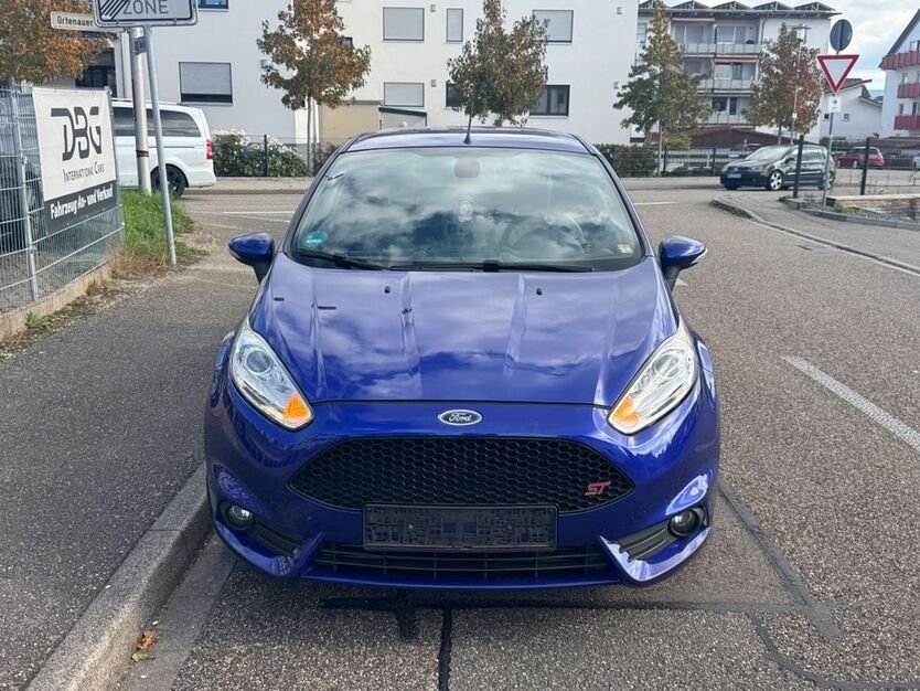 Ford Fiesta 201.000 km 6.490 € Appenweier 77767