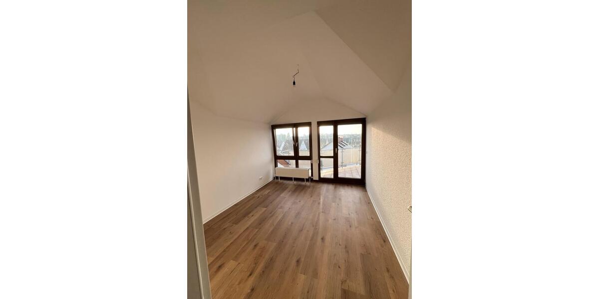 Dachgeschoßwohnung Linkenheim-Hochstetten Hochstetten - 3 Zimmer, 87 m&sup2;, 275.000&euro; | Angebot:23792960