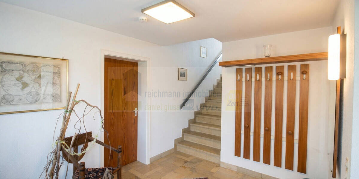 Einfamilienhaus Villingen-Schwenningen Schwenningen - 7 Zimmer, 216 m&sup2;, 790.000&euro; | Angebot:26306048