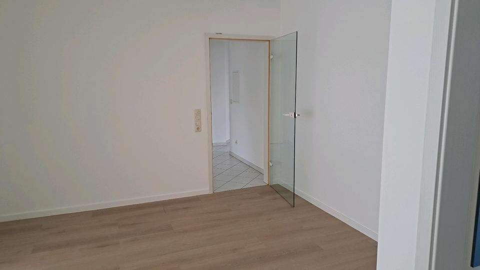 3 -Zimmerwohnung mit EBK und Balkon, Kelkheim ( Zentrum) zimmer