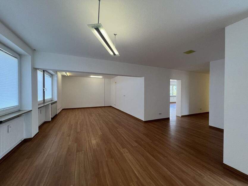 Neue Praxisräume gesucht?...freie 202 m² große Praxis in Ärztehaus in ER-Büchenbach 9 zimmer