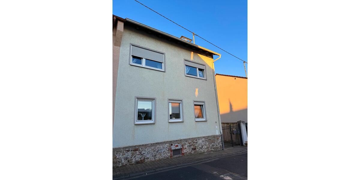 Doppelhaushälfte Frankfurt am Main Ginnheim - 5 Zimmer, 127 m&sup2;, 1.400&euro; | Angebot:26318609