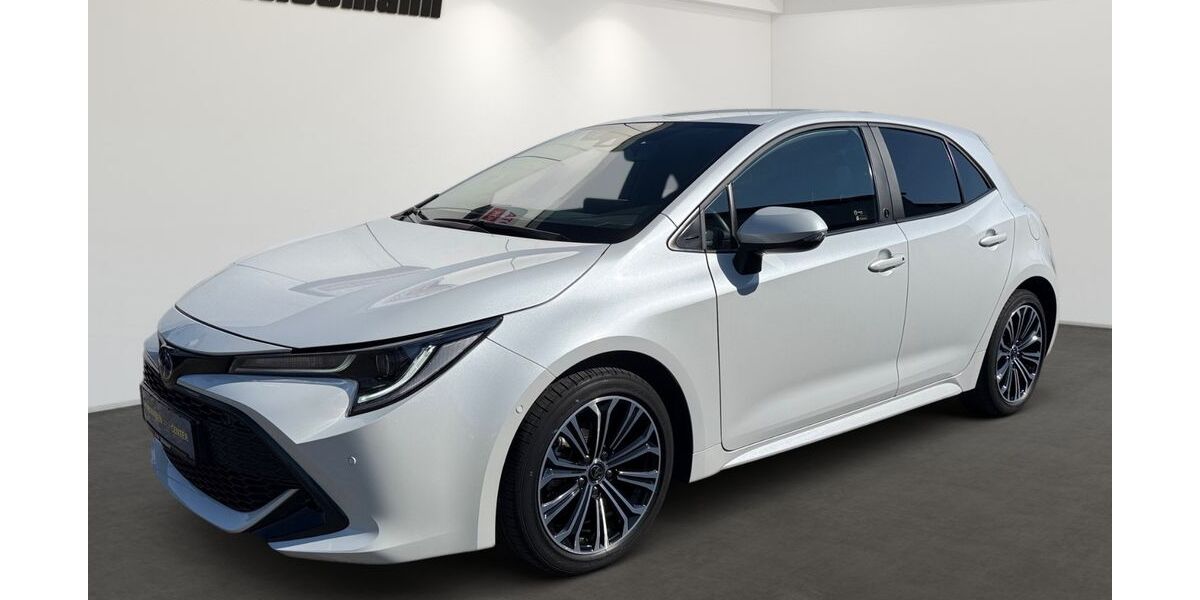 Toyota Corolla 33.400 km 22.890 &euro; Ahlen 59229