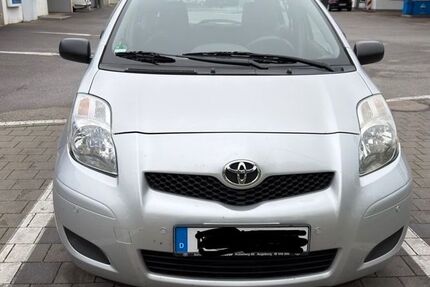 Toyota Yaris 130.000 km 4.560 &euro; München 81829