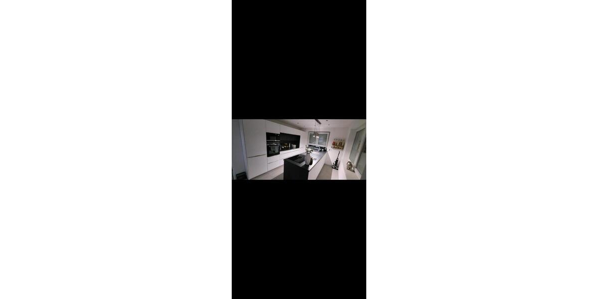 Erdgeschoßwohnung Halle - 4 Zimmer, 112 m&sup2;, 325.000&euro; | Angebot:26061716