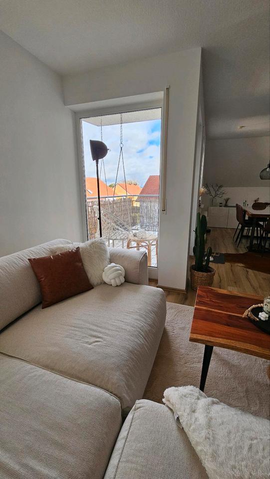 Neuenstadt: Moderne 2,5-Zi.-Wohnung m. Balkon, Top-Lage, Stellpl. zimmer