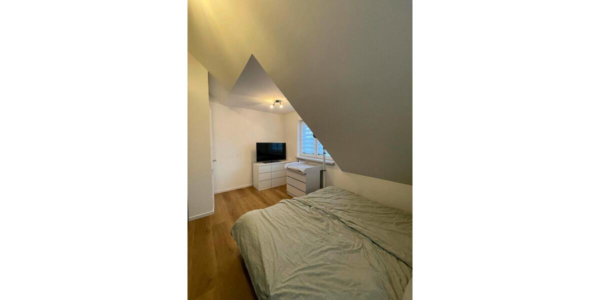Dachgeschoßwohnung Salem - 4 Zimmer, 90 m&sup2;, 1.260&euro; | Angebot:25325074