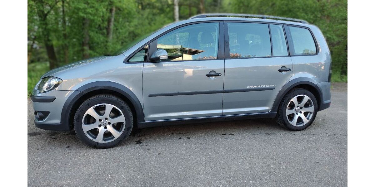 VW Touran 211.300 km 4.800 &euro; Elzach 79215