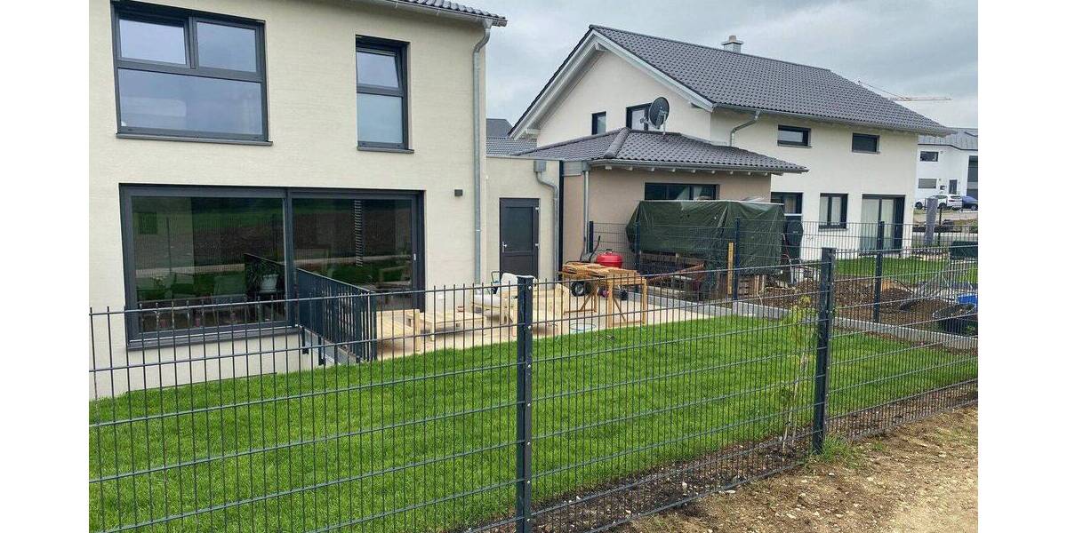 Doppelhaushälfte Amstetten - 7 Zimmer, 185 m&sup2;, 2.000&euro; | Angebot:26819968