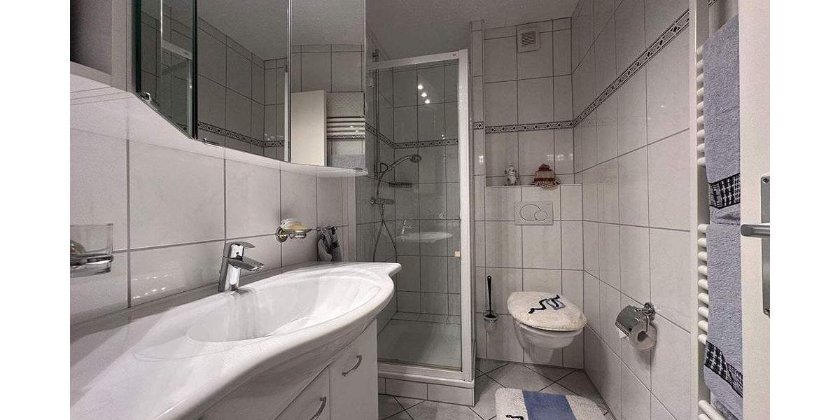 Gepflegtes Reihenmittelhaus mit 2 Wohneinheiten 6 zimmer