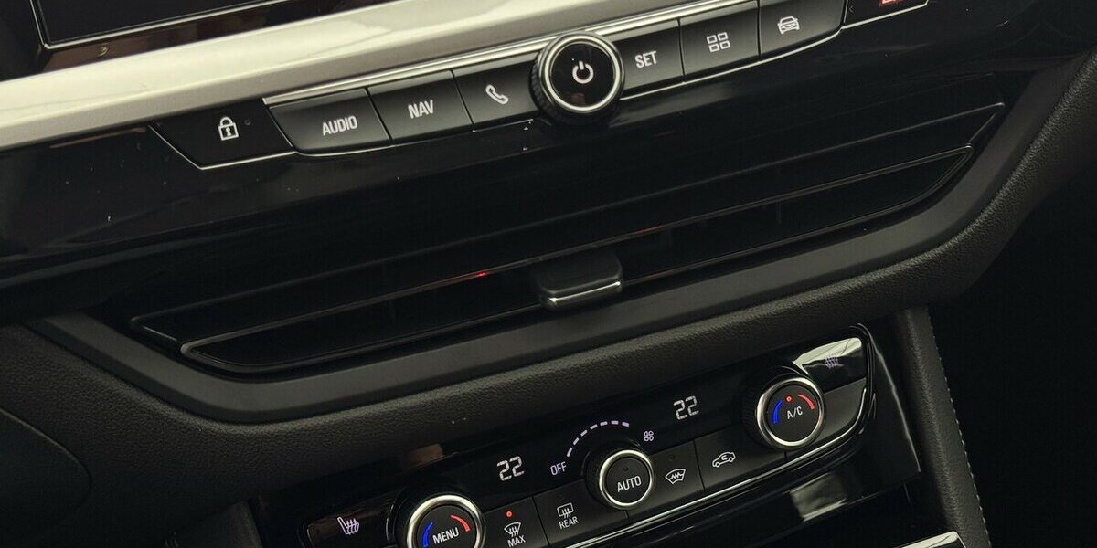 Opel Grandland Elegance 1.2 Turbo LED Winterpaket 9.700 km 19.870 &euro; Lich 35423