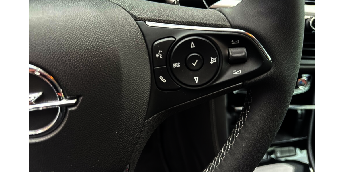 Opel Grandland Ultimate *ACC/Navi/19Zoll Alu/LED/el.Hec 35.065 km 24.790 &euro; Bamberg 96052