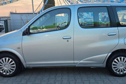 Toyota Yaris 138.522 km 2.990 &euro; Königs Wusterhausen - OT Niederlehme 15713