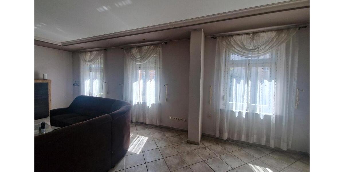 Etagenwohnung Deggendorf - 5 Zimmer, 150 m&sup2;, 1.600&euro; | Angebot:26384491