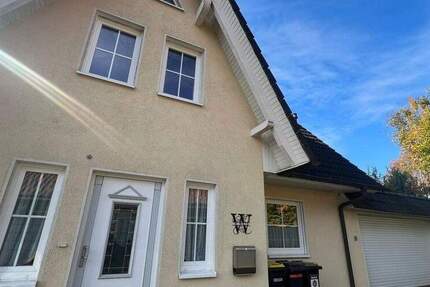 Freistehendes Einfamilienhaus mit Doppelgarage in ruhiger Lage 6 zimmer