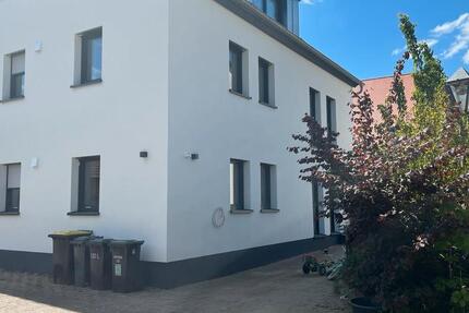 Schöne 1 Zimmer Dachgeschoss Wohnung 70m3 1 zimmer