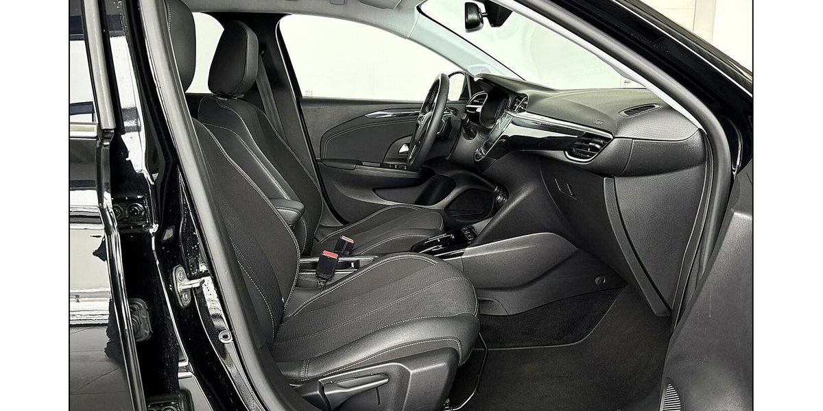 Opel Corsa 1.2 Turbo Auto. Elegance Kamera LED Tempo 56.700 km 16.690 &euro; Stade 21682