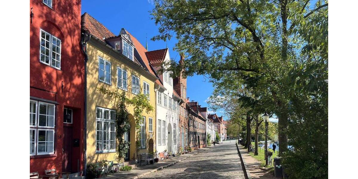 Etagenwohnung Lübeck Innenstadt - 6 Zimmer, 175 m&sup2;, 4.500&euro; | Angebot:26401158