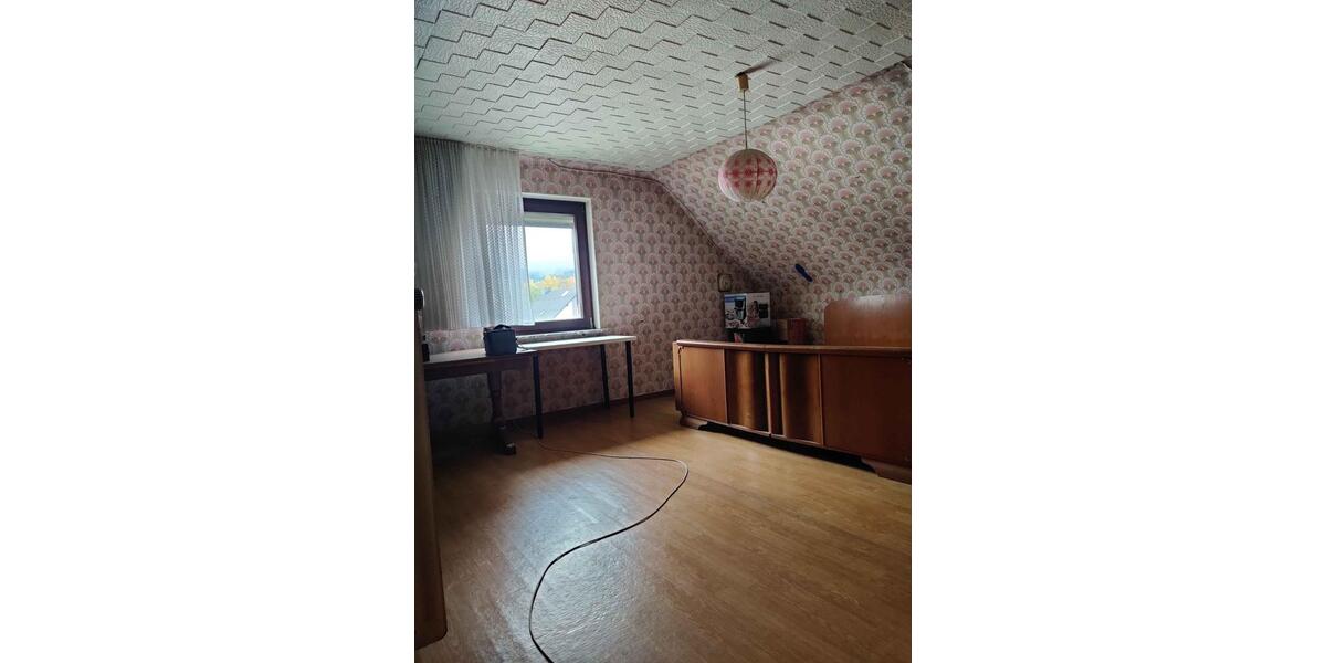 Einfamilienhaus Weiskirchen - 7 Zimmer, 145 m&sup2;, 145.000&euro; | Angebot:23578378
