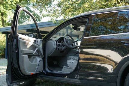 Porsche Cayenne 267.000 km 15.555 &euro; Hamburg 22145