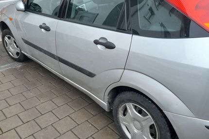 Ford Focus 267.000 km 800 &euro; Hohenstein 72531