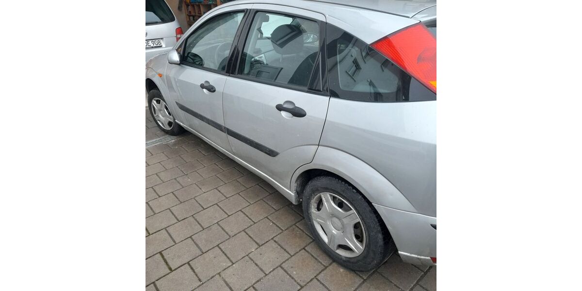 Ford Focus 267.000 km 800 &euro; Hohenstein 72531