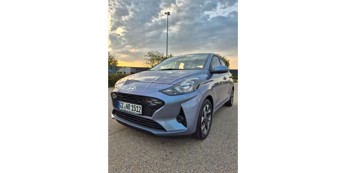 Hyundai i10 10.300 km 16.499 &euro; Jettingen-Scheppach 89343