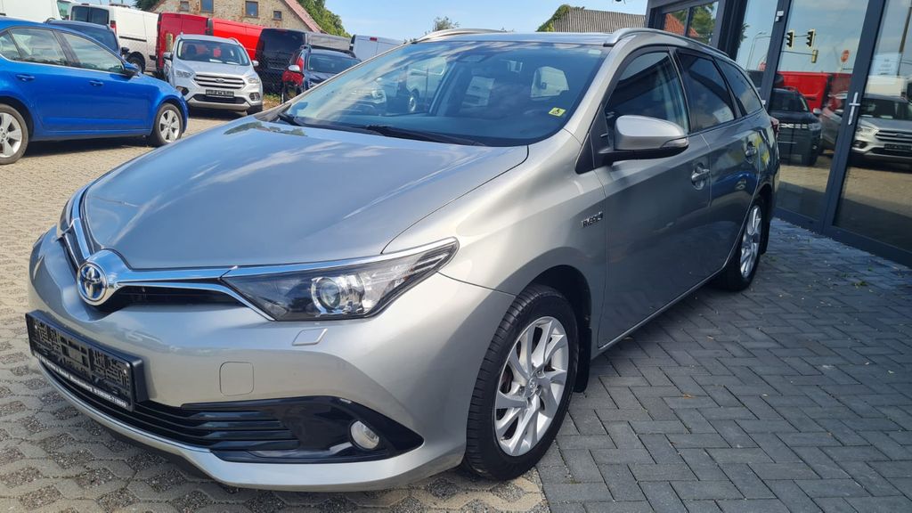 Toyota Auris 89.370 km 17.700 &euro; Karlsburg OT Moeckow 17495