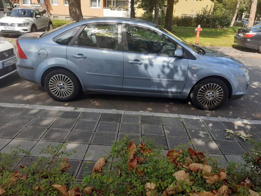 Ford Focus 185.000 km 999 € Nürnberg 90471
