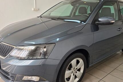 Skoda Fabia 35.000 km 12.990 € Chemnitz 09114
