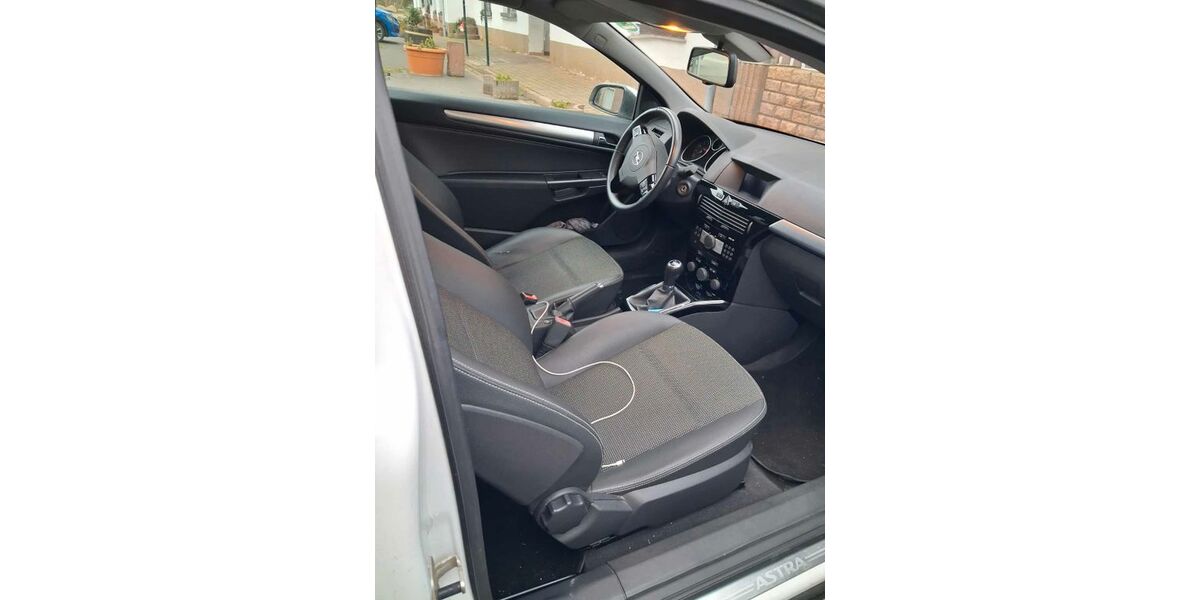 Opel Astra 154.000 km 2.650 &euro; Schönebeck 39218