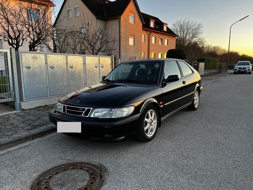900
