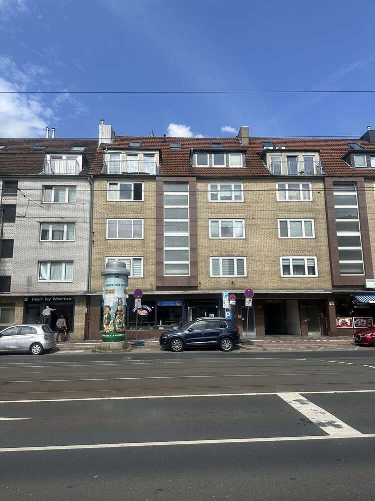 Haus zum Kaufen in Düsseldorf 2.150.000 € 674 m²