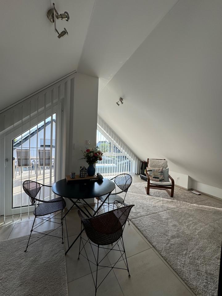 Stilvolle neuwertige 1-Zimmer-Loft-Wohnung mit Balkon & EBK