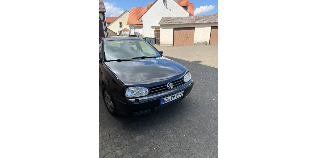 VW Golf 200.000 km 800 &euro; Baden baden 76530