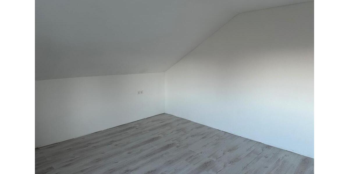 Dachgeschoßwohnung Willebadessen - 2.5 Zimmer, 78 m&sup2;, 650&euro; | Angebot:26645996