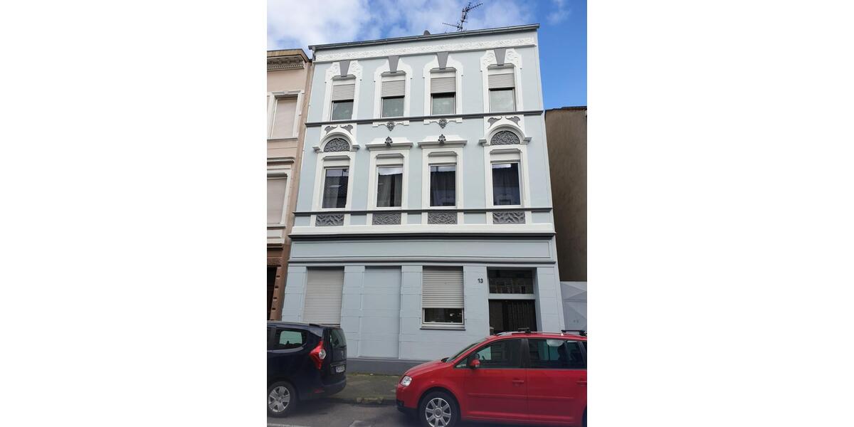 Mehrfamilienhaus mit drei Wohneinheiten und Garten zimmer