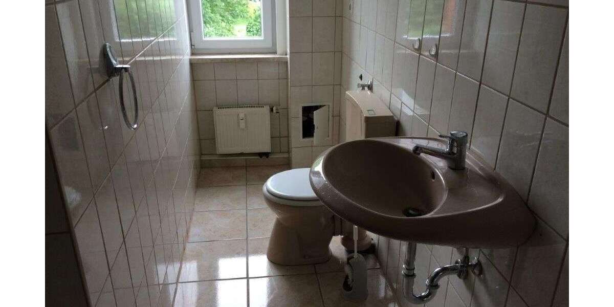 Hier können 1-2 Familien wohnen, 6,5-Zimmer, in sehr ruhiger Lage von Krölpa - Maisonettenwohnung Krölpa b. Pößneck | Angebot:27273446