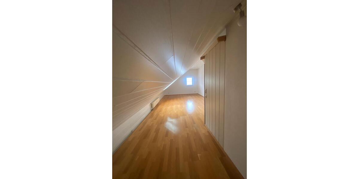 Dachgeschoßwohnung Gundelfingen an der Donau - 3 Zimmer, 75 m&sup2;, 228.000&euro; | Angebot:26060588
