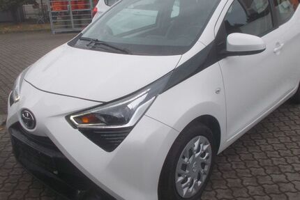 Toyota Aygo (X) 50.355 km 8.990 € Würzburg-Estenfeld 97230