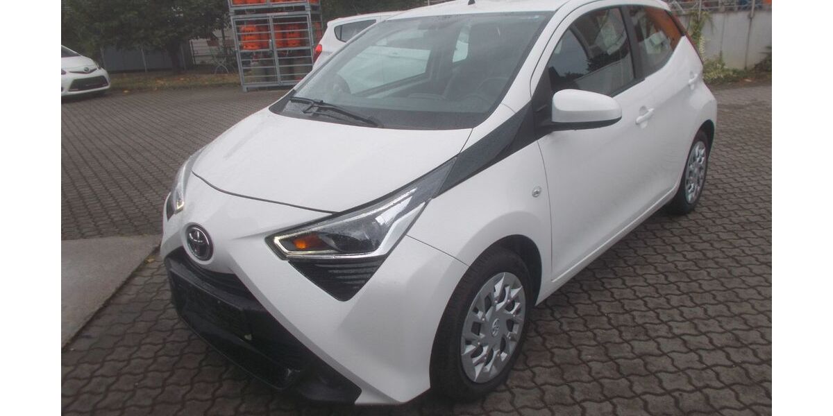 Toyota Aygo (X) 50.355 km 8.990 € Würzburg-Estenfeld 97230