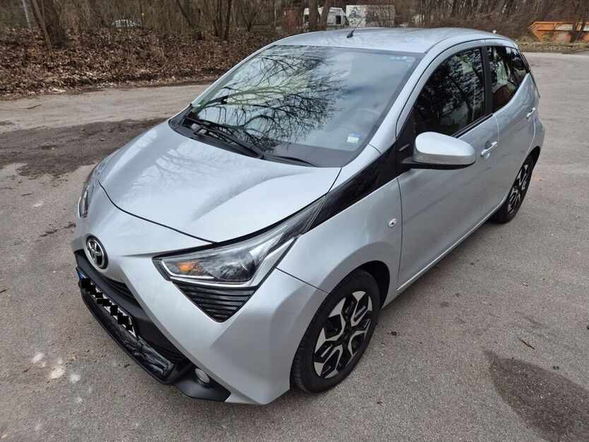 Aygo (X)