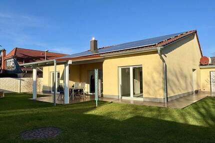 Stilvoller Bungalow-Traum mit Garten und Pool in ruhiger Lage Otterslebens zu vermieten! 3 zimmer