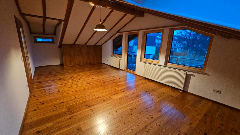 Dachgeschoßwohnung Wildberg - 3 Zimmer, 78 m&sup2;, 990&euro; | Angebot:25942984