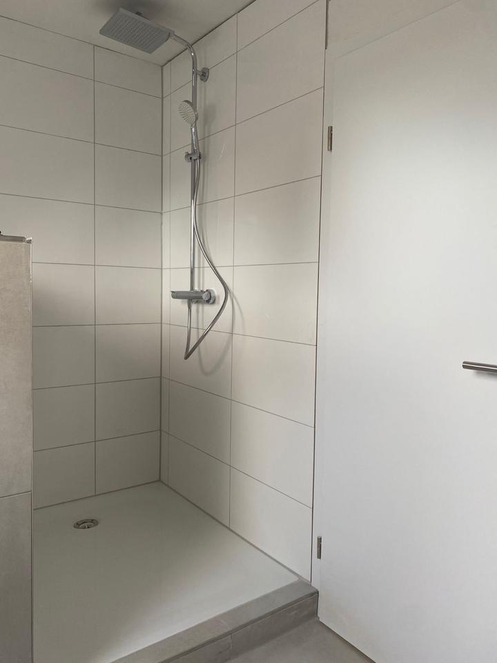 Moderne 3-Zimmer-Wohnung mit Dachterrasse und Tiefgarage in Arpke zimmer