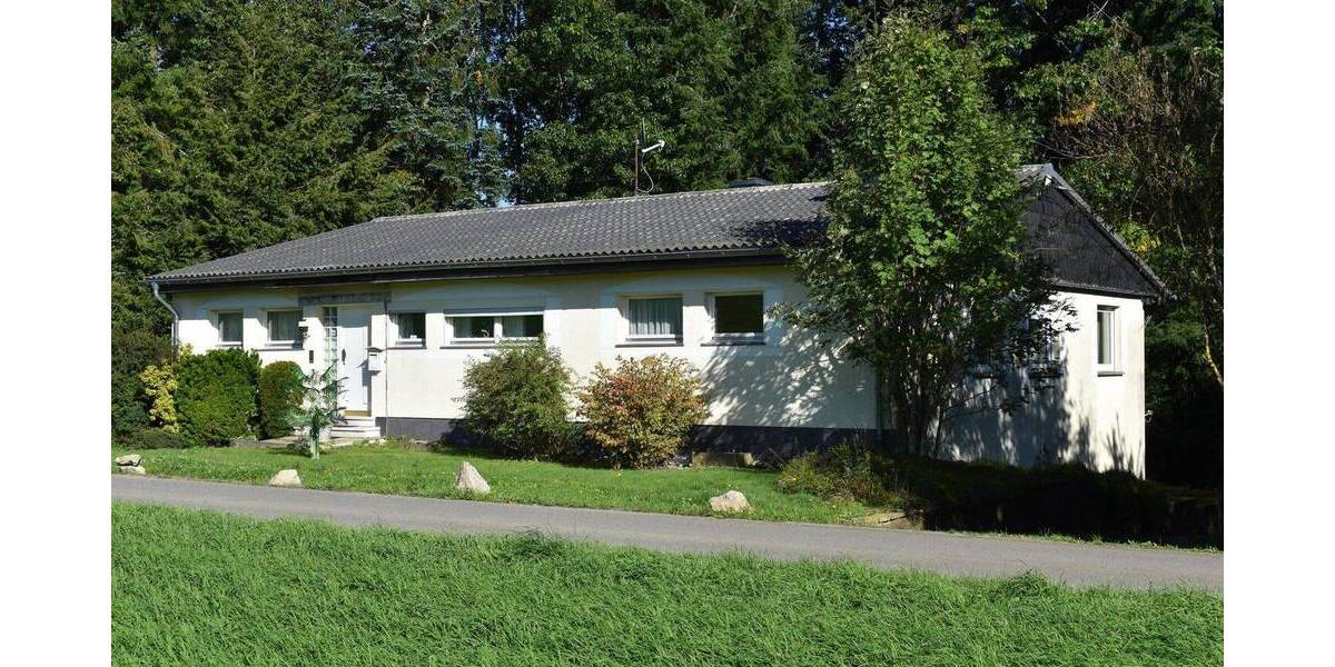 Charmantes Ein- bis Zweifamilienhaus in idyllischer Alleinlage bei Kell am See 7 zimmer