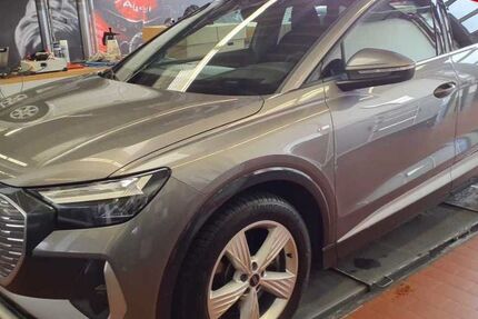 Audi Q4 e-tron 57.190 km 31.340 € Wackersdorf 92442