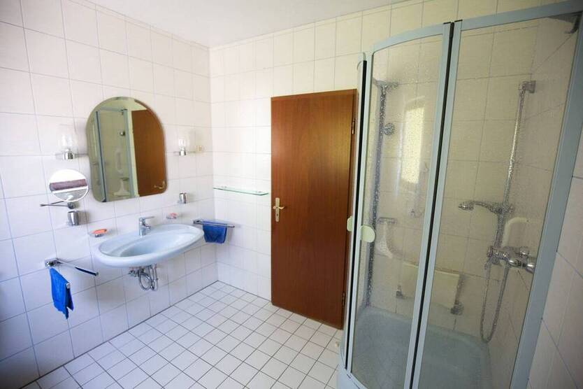 Äußerst gepflegter Bungalow in sehr guter Lage. Aufstockung möglich.