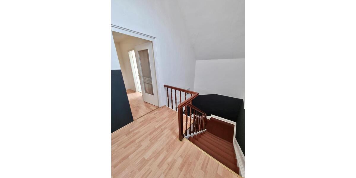 Dachgeschoßwohnung Solingen Wald - 2 Zimmer, 55 m&sup2;, 720&euro; | Angebot:26663996