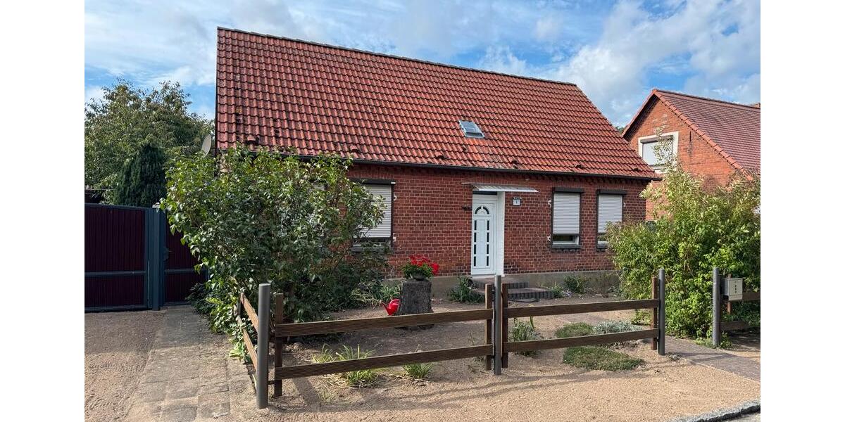 Einfamilienhaus Tangerhütte - 4 Zimmer, 92 m&sup2;, 99.000&euro; | Angebot:27457385